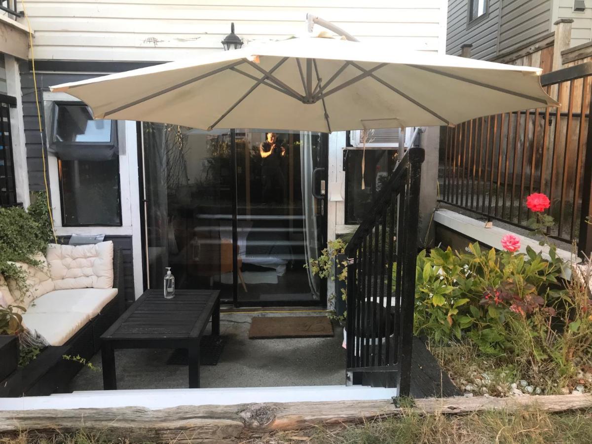 Style Basement Apartment Vancouver Exterior photo